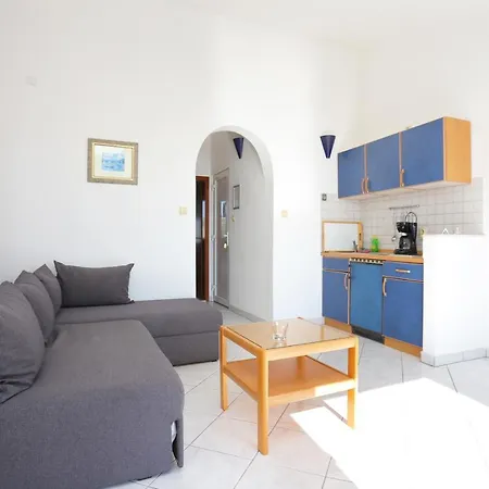 Razanj 15998c 公寓 *