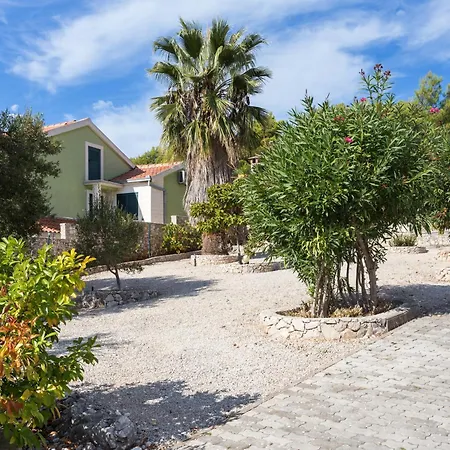 Razanj 15998c Apartment *