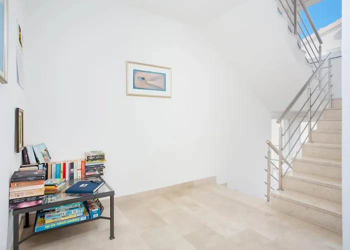 Razanj 15998c Rogoznica (Sibenik-Knin)